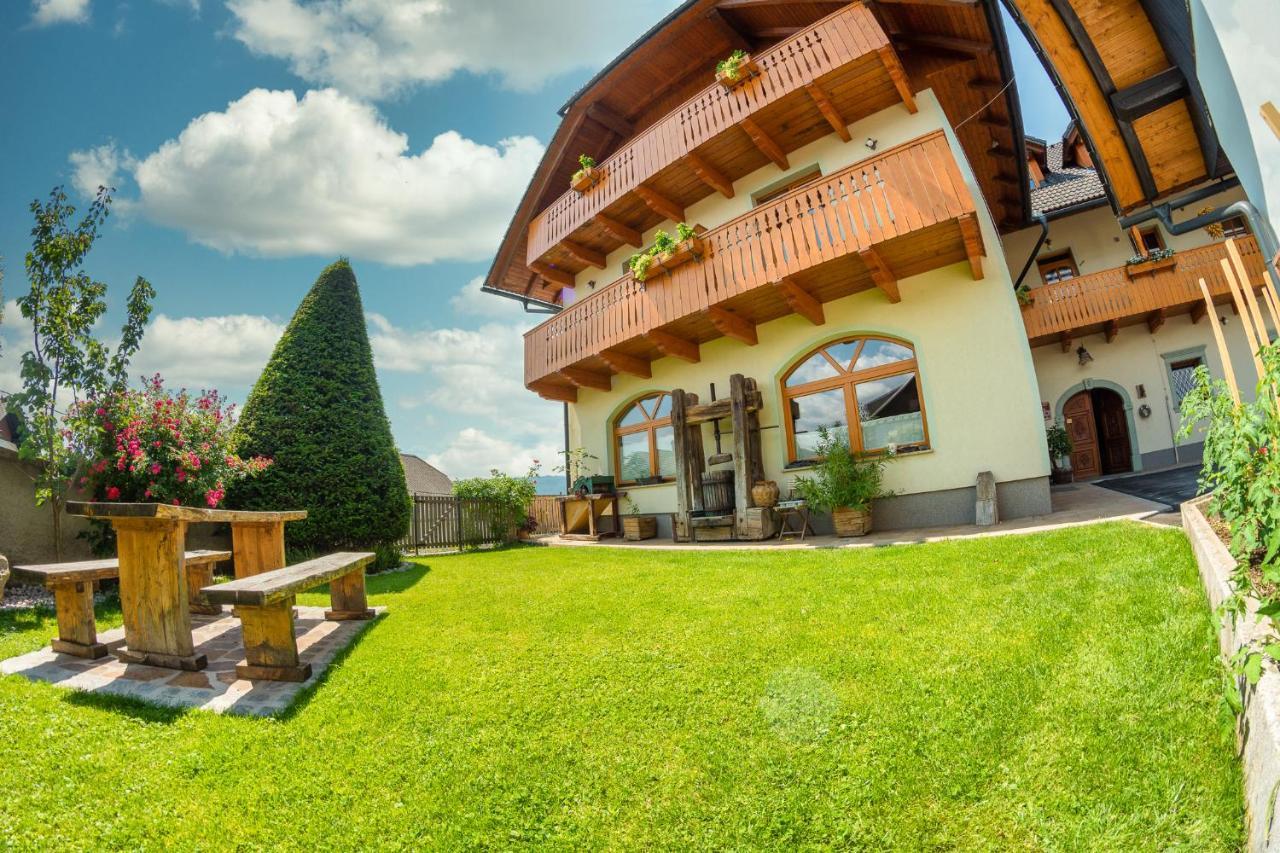Villa Tourist Farm "Pri Biscu" à Bled Extérieur photo