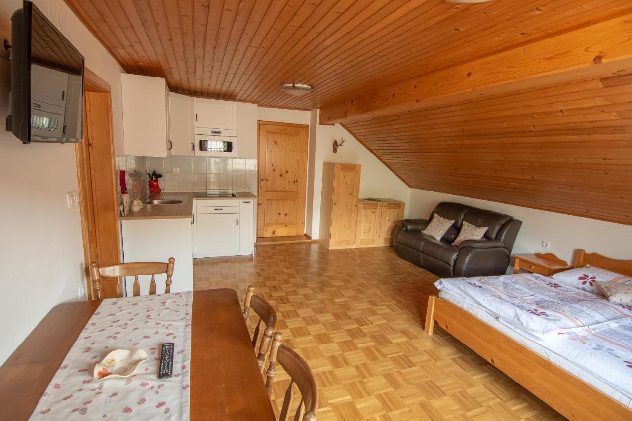 Villa Tourist Farm "Pri Biscu" à Bled Extérieur photo