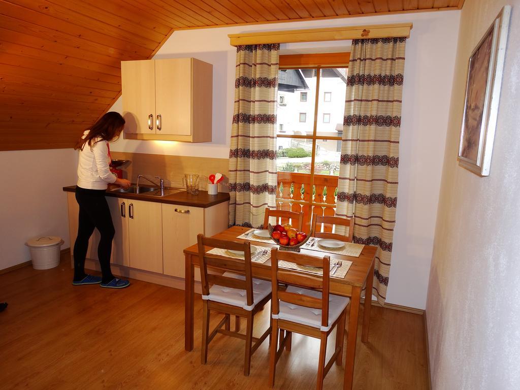 Villa Tourist Farm "Pri Biscu" à Bled Chambre photo