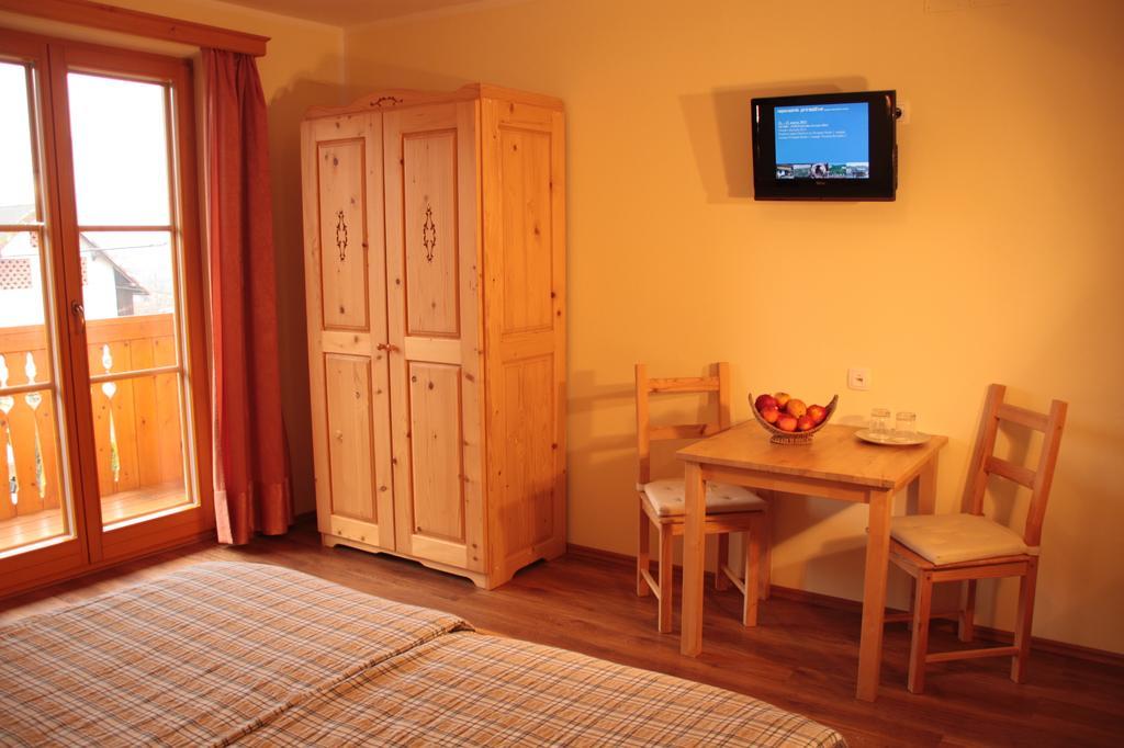 Villa Tourist Farm "Pri Biscu" à Bled Chambre photo